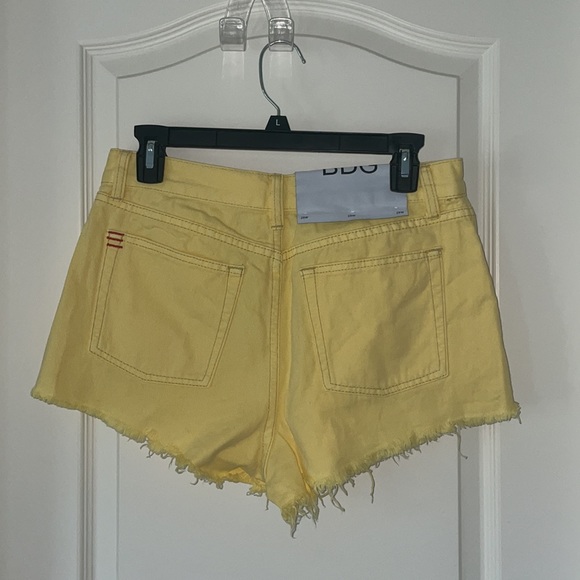Urban Outfitters BDG yellow jean shorts - Picture 4 of 5